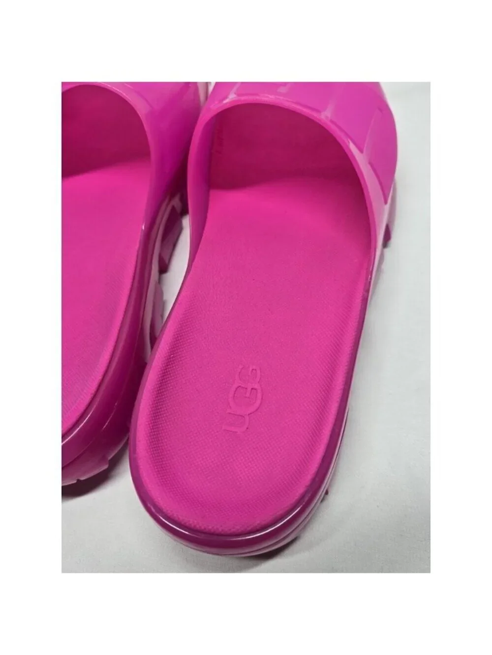 UGG Women’s Jelly Clear Slides Dragon Fruit/Hot Pink Platform Sandals Size 10